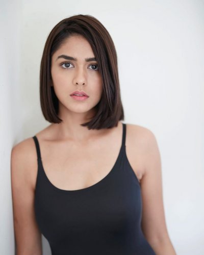 Mrunal Thakur Photos | Latest Pictures of Mrunal Thakur
